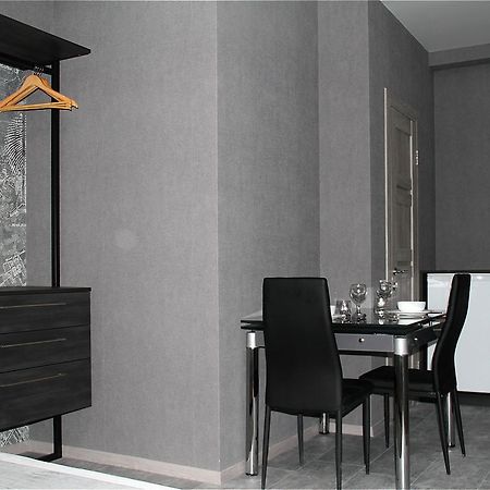 Solo Apartment Virmenska Kiev Eksteriør bilde