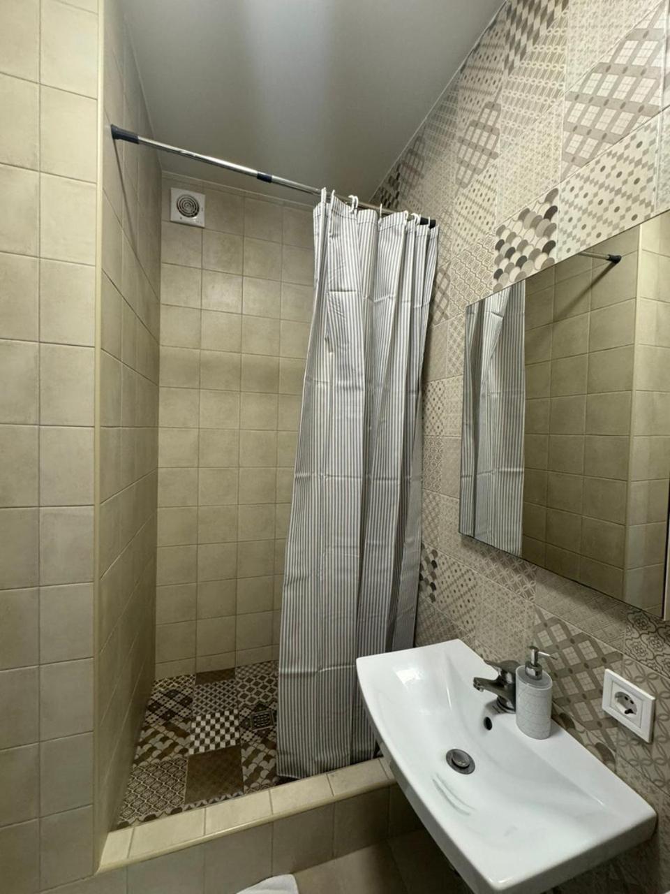 Solo Apartment Virmenska Kiev Eksteriør bilde