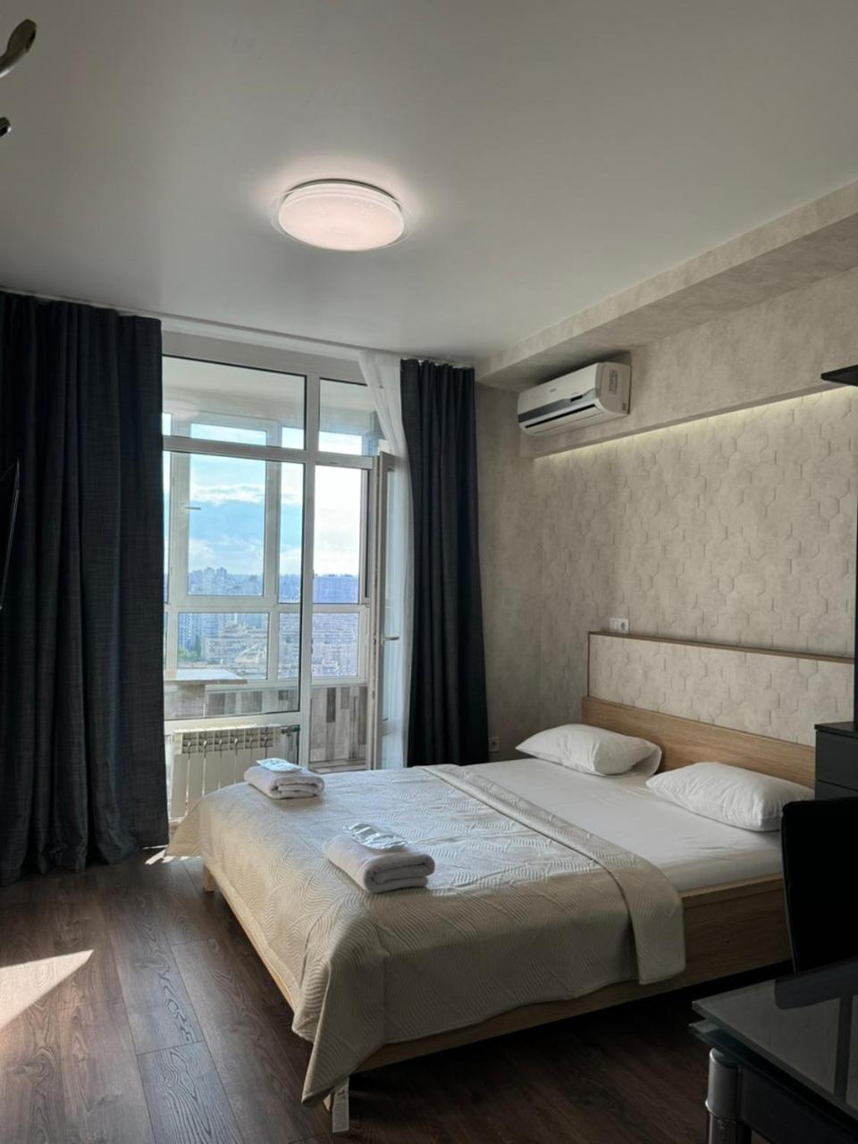 Solo Apartment Virmenska Kiev Eksteriør bilde