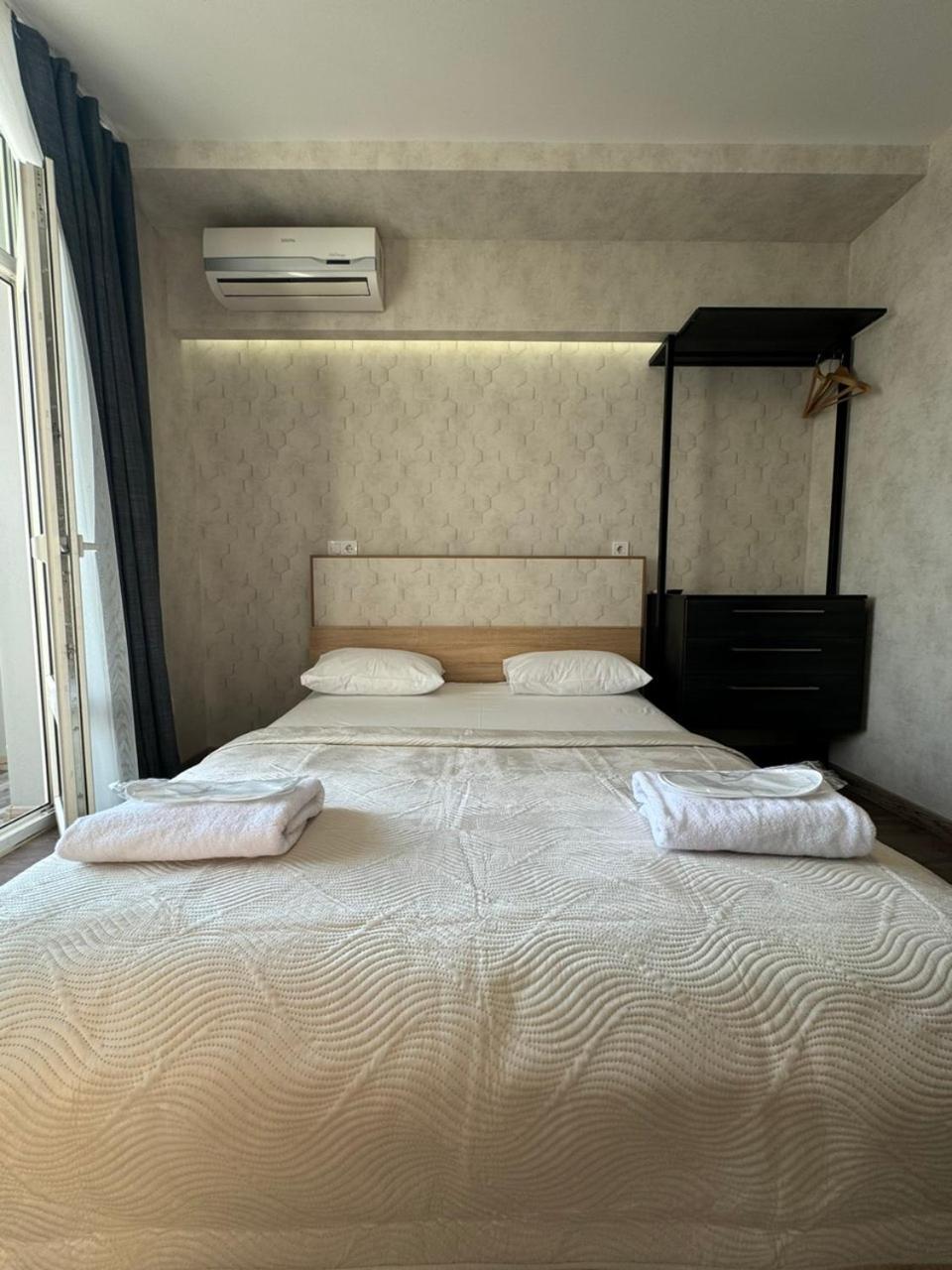 Solo Apartment Virmenska Kiev Eksteriør bilde